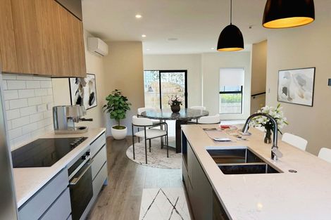 Photo of property in 3/105 Hobsonville Road, West Harbour, Auckland, 0618