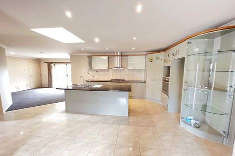 Photo of property in 14 Monash Place, Flat Bush, Auckland, 2016