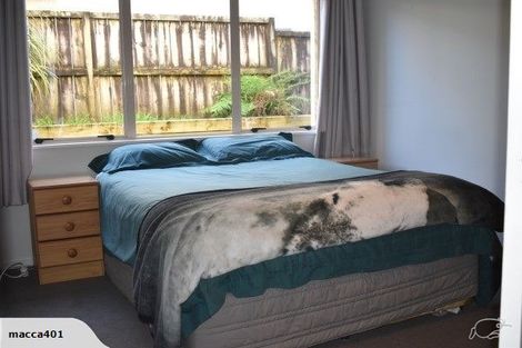 Photo of property in 3 Bridgehead Cove, West Harbour, Auckland, 0618