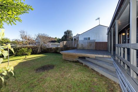 Photo of property in 30a Kakariki Grove, Waikanae, 5036