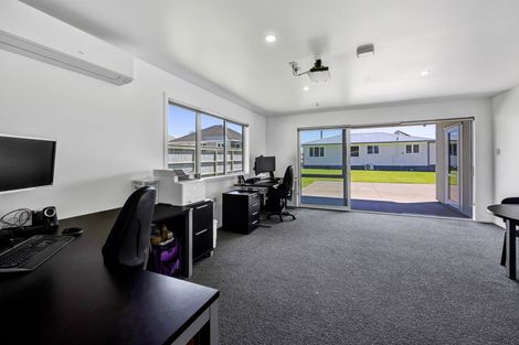 Photo of property in 7 Pukatea Street, Inglewood, 4330