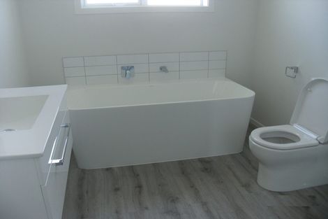 Photo of property in 112 Hinemoa Street, Levin, 5510