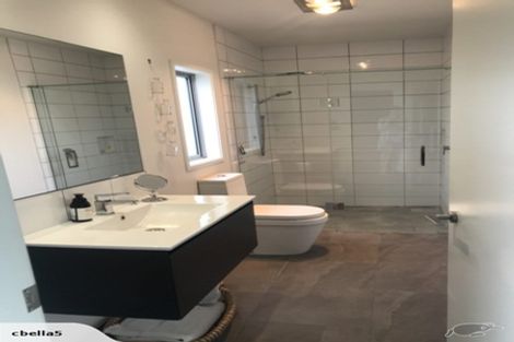 Photo of property in 9a Baring Terrace, Strandon, New Plymouth, 4312