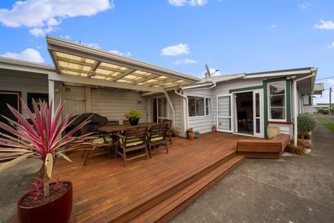Photo of property in 12 Vogel Street, Hawera, 4610