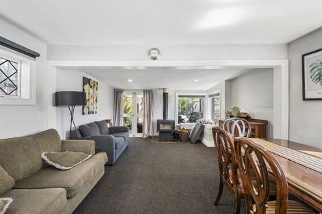 Photo of property in 8 Glendavar Street, Berhampore, Wellington, 6023