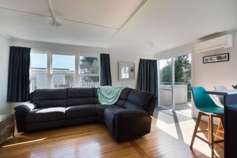 Photo of property in 9 Morere Street, Titahi Bay, Porirua, 5022