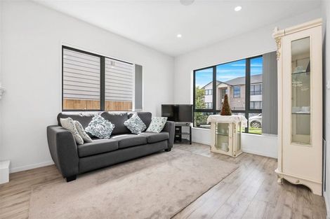 Photo of property in 83 Drumbuoy Drive, Flat Bush, Auckland, 2019