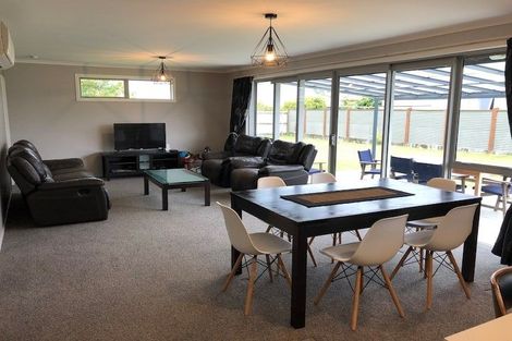 Photo of property in 28 Lawson Burrows Crescent, Te Anau, 9600