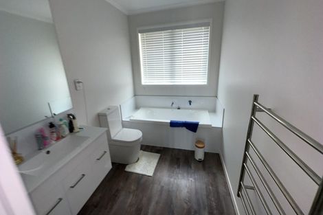 Photo of property in 10 Stingray Drive, Omokoroa, 3114