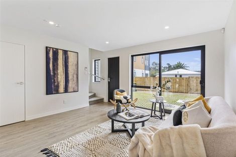 Photo of property in 4/62 Smythe Road, Henderson, Auckland, 0612