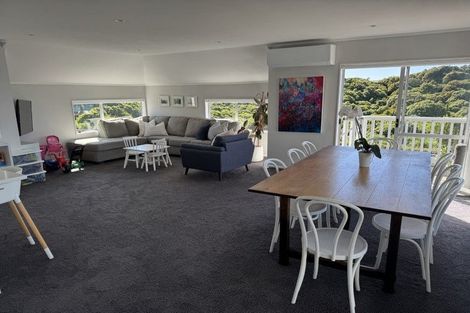 Photo of property in 129 Maungaraki Road, Korokoro, Lower Hutt, 5012