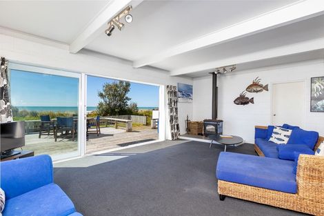 Photo of property in 165 Blue Pacific Parade, Riversdale Beach, Masterton, 5872