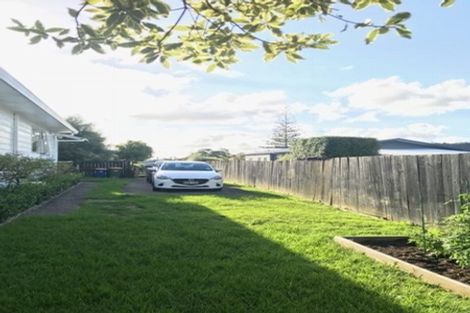 Photo of property in 1a Gazelle Avenue, Beach Haven, Auckland, 0626