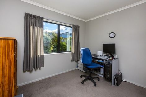 Photo of property in 2 Percy Kinsman Crescent, Riverstone Terraces, Upper Hutt, 5018