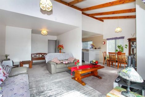 Photo of property in 1/17 Bronzewing Terrace, Unsworth Heights, Auckland, 0632