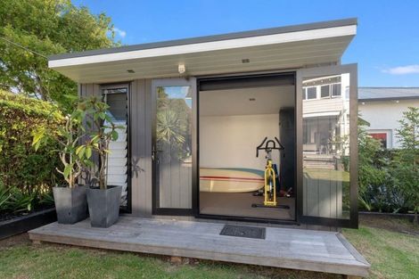 Photo of property in 3 Glen Road, Mornington, Dunedin, 9011