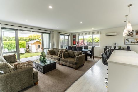 Photo of property in 27 Applefield Court, Northwood, Christchurch, 8051