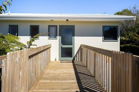 Photo of property in 142 Seaview Road, Westown, New Plymouth, 4310