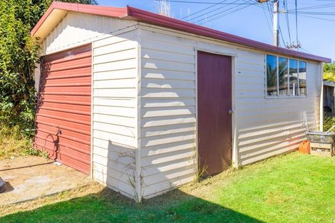 Photo of property in 1 Thornton Place, Melville, Hamilton, 3206
