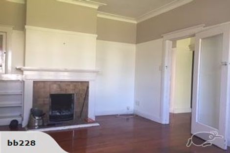 Photo of property in 39 Queen Street, Northcote Point, Auckland, 0627