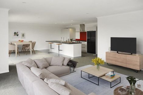 Photo of property in 10 Roto View, One Tree Point, 0118