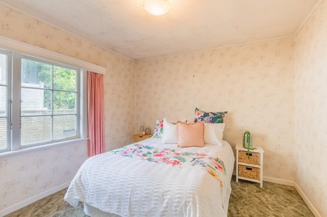 Photo of property in 27 Renown Road, Raumati South, Paraparaumu, 5032