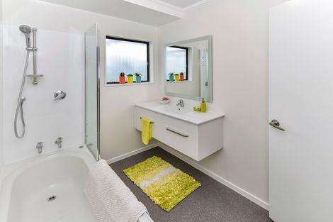 Photo of property in 2/122 Finlayson Avenue, Clendon Park, Auckland, 2103