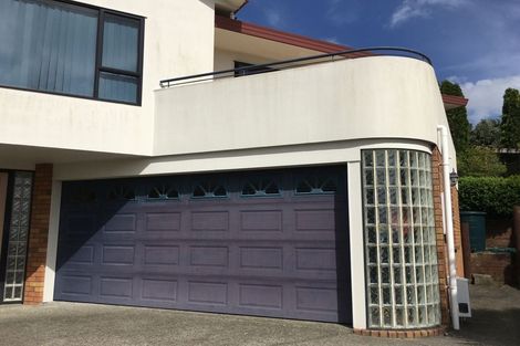 Photo of property in 15 Macadamia Close, Goodwood Heights, Auckland, 2105