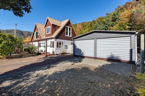 Photo of property in 246 Plateau Road, Te Marua, Upper Hutt, 5018