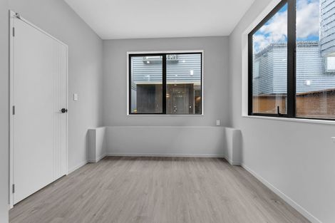 Photo of property in 2 Kama Place, Sunnynook, Auckland, 0620