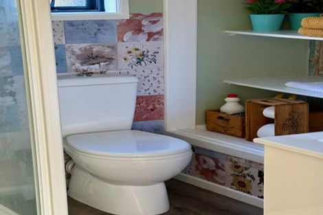 Photo of property in 10 Battersby Avenue, Mount Roskill, Auckland, 1041