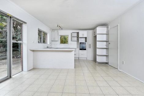 Photo of property in 34 Raymond Terrace, Northcote, Auckland, 0627