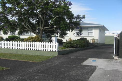 Photo of property in 4 Camellia Avenue, Aramoho, Whanganui, 4500