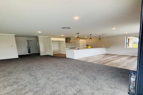 Photo of property in 909 State Highway 2, Opaki, Masterton, 5881