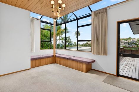 Photo of property in 2/50 Masterton Road, Rothesay Bay, Auckland, 0630