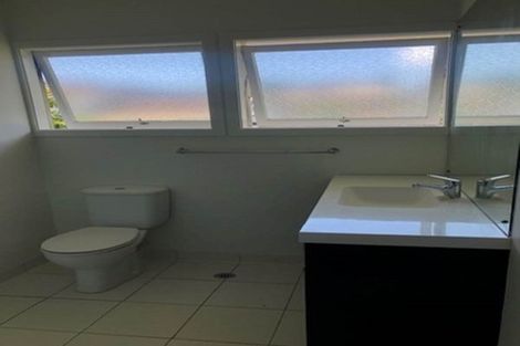 Photo of property in 4b Corrella Road, Belmont, Auckland, 0622