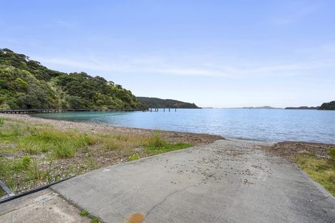 Photo of property in 250 Paroa Bay Road, Russell, 0272