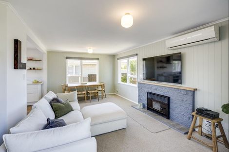 Photo of property in 21 Davidson Avenue, Pirimai, Napier, 4112