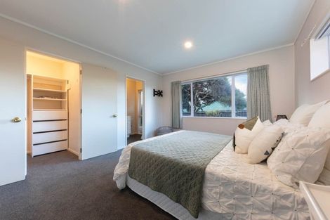 Photo of property in 10 Ryden Place, Glen Eden, Auckland, 0602