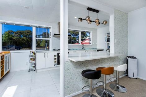 Photo of property in 134 Colwill Road, Massey, Auckland, 0614