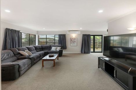 Photo of property in 53 Dalton Drive, Papamoa Beach, Papamoa, 3118