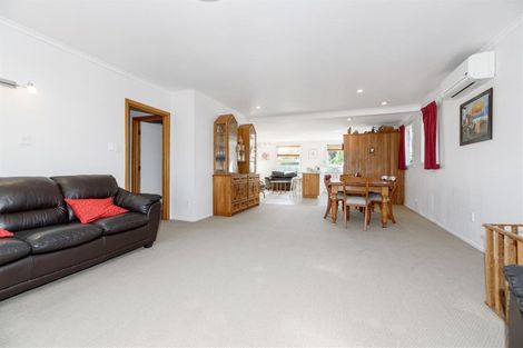 Photo of property in 60 Fairdene Avenue, Henderson, Auckland, 0610