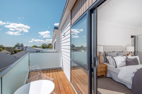 Photo of property in 12b Ropata Avenue, Point England, Auckland, 1072