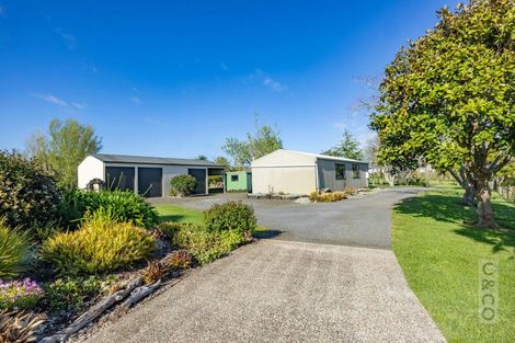 Photo of property in 1224 State Highway 16, Waimauku, 0883