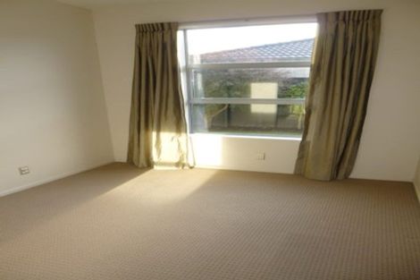 Photo of property in 5 Crofton Road, Harewood, Christchurch, 8051
