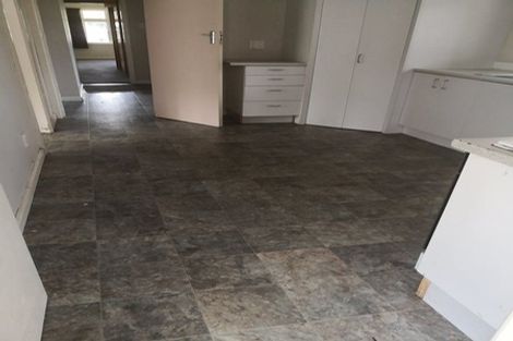 Photo of property in 8 Curletts Road, Sockburn, Christchurch, 8042