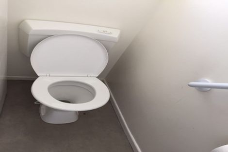 Photo of property in 2/130 Rangatira Road, Beach Haven, Auckland, 0626