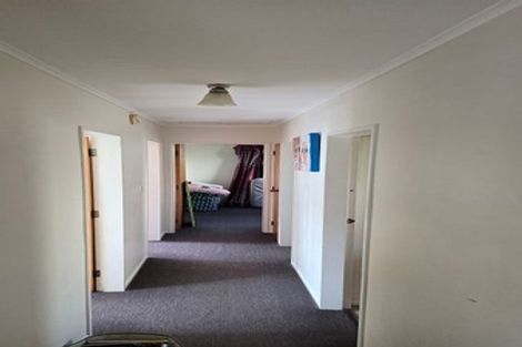 Photo of property in 6 Ruth Grove, Karori, Wellington, 6012