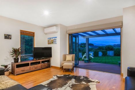 Photo of property in 18 Petrel Lane, Whitby, Porirua, 5024