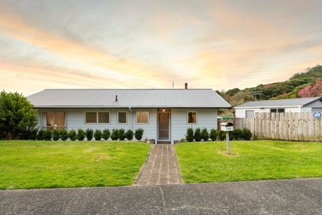 Photo of property in 28 Dingadee Street, Welcome Bay, Tauranga, 3112